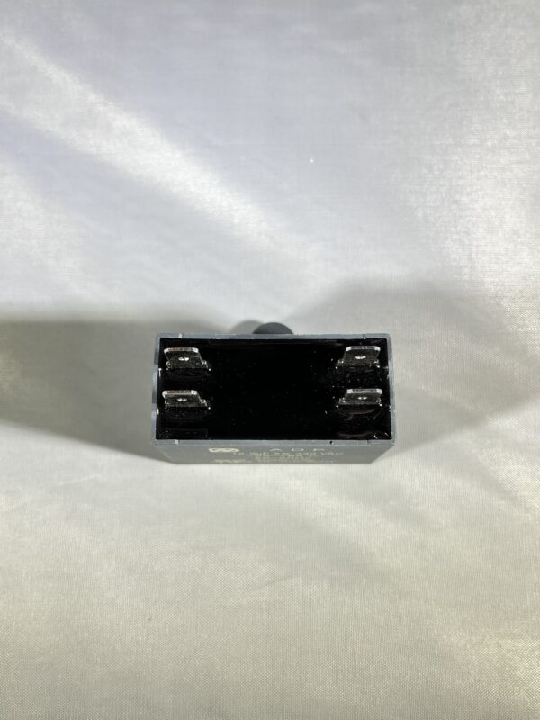 ADP330F1255J-M1 12.5 uF 330 VAC Run Capacitor - Image 2