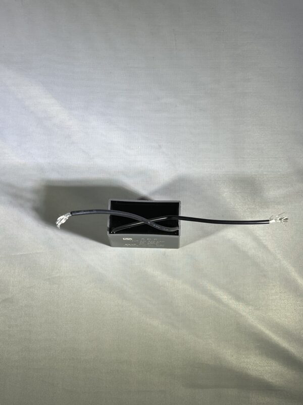 ADP370M106JN 10 uF 370 VAC Capacitor #0C4010A02 - Image 2
