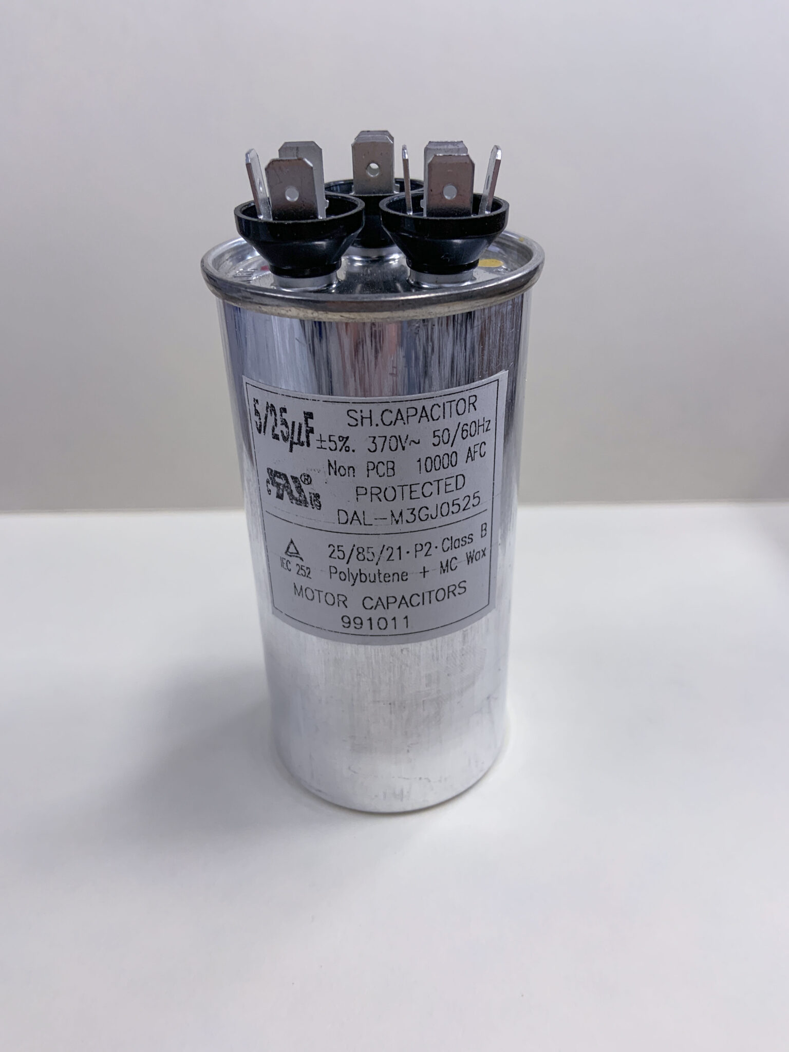 CBB65370R0525 525 uF 370 VAC Dual Capacitor 2039421 Capacitor Industries