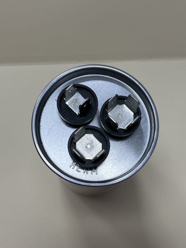Dometic 3312195.000 60/5 uF 370 VAC Air Conditioner Capacitor - Image 2