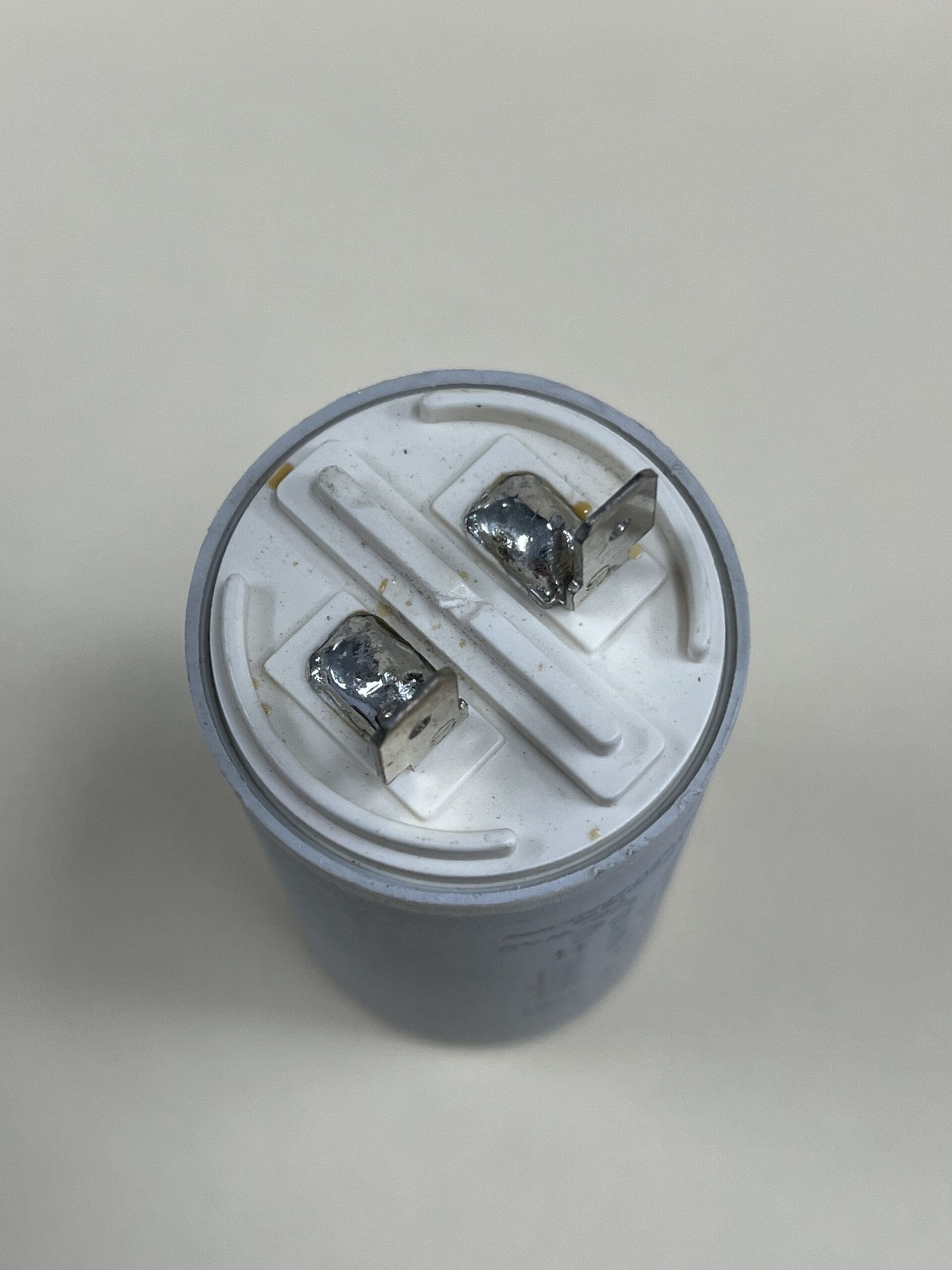 RPN2E156 15 uF 400/450 VAC Capacitor 9312400150500 1015567 603184 - Image 3