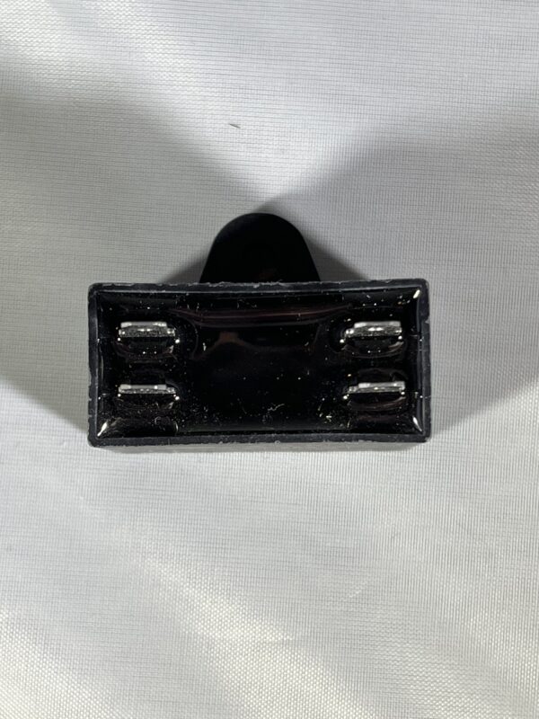 ADP250C106J 10 uF 250 VAC Capacitor - Image 2
