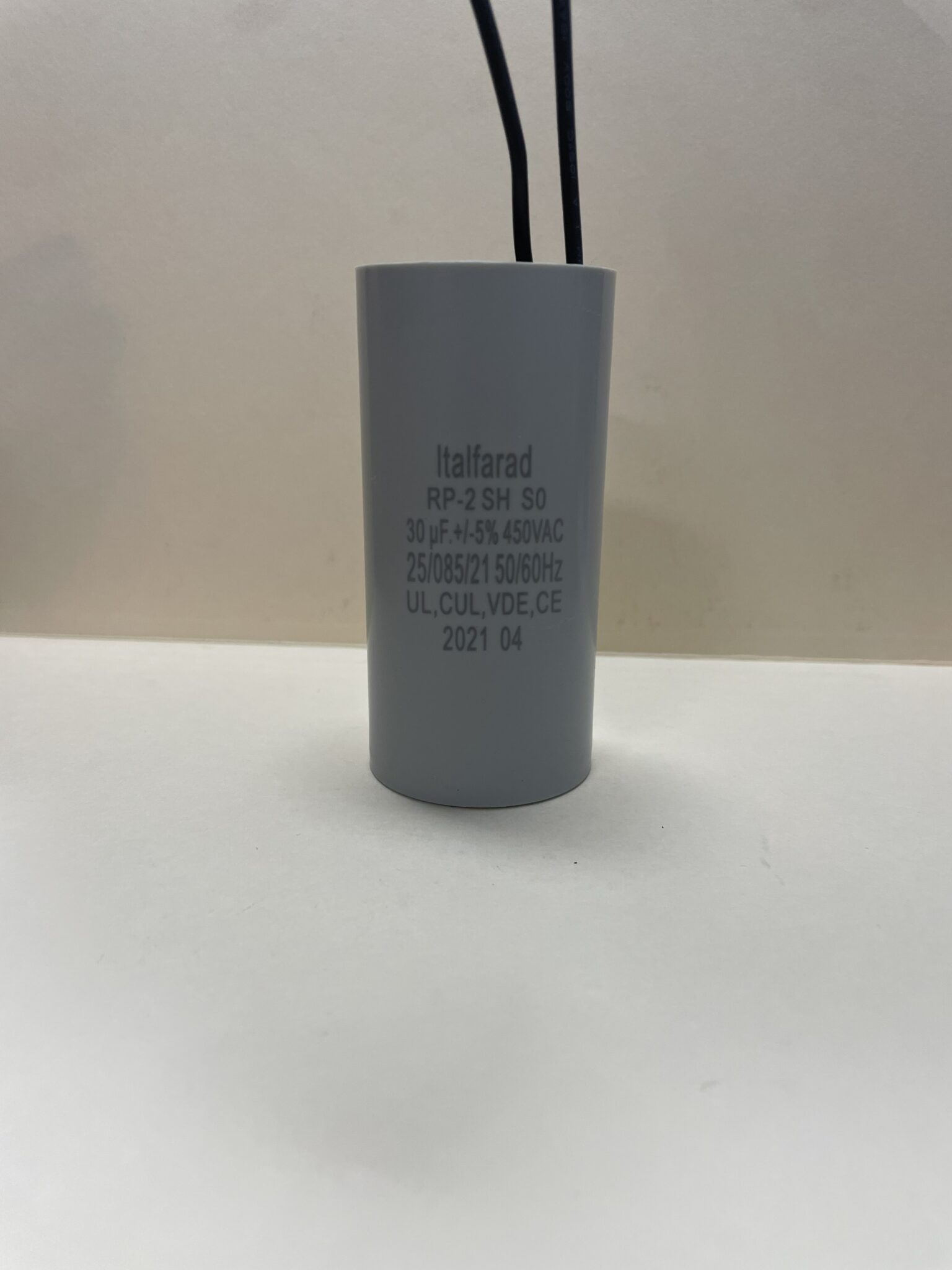 RPC2N306M1 30 uF 400/450 VAC Capacitor 9322400300150 180210172